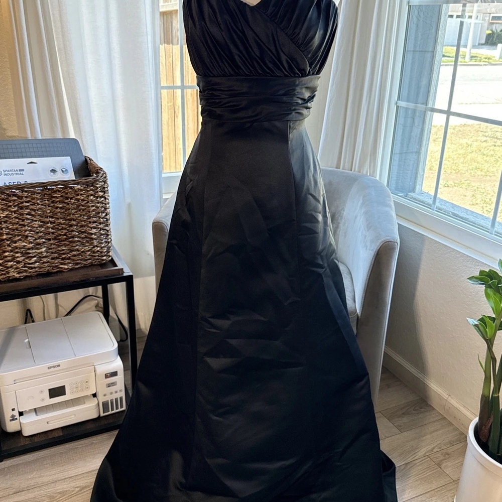 Elegant Black Evening Gown